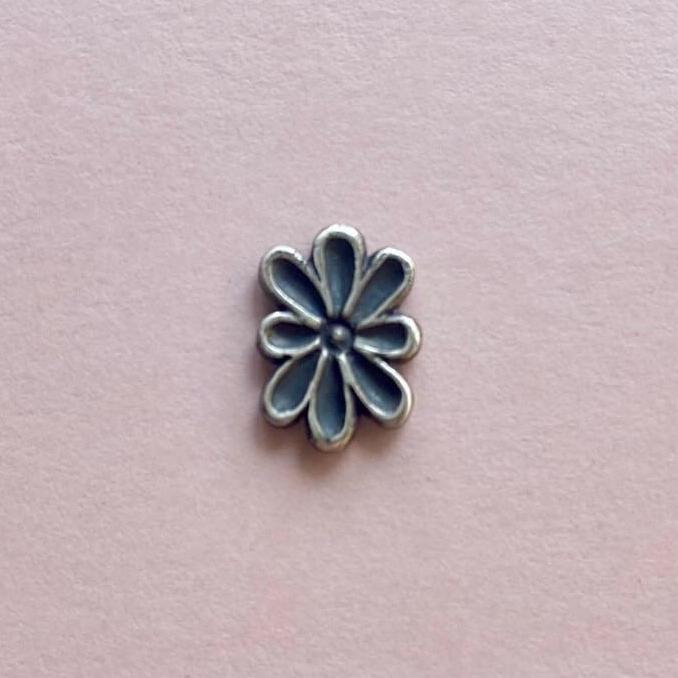 Oval Flower 13mm